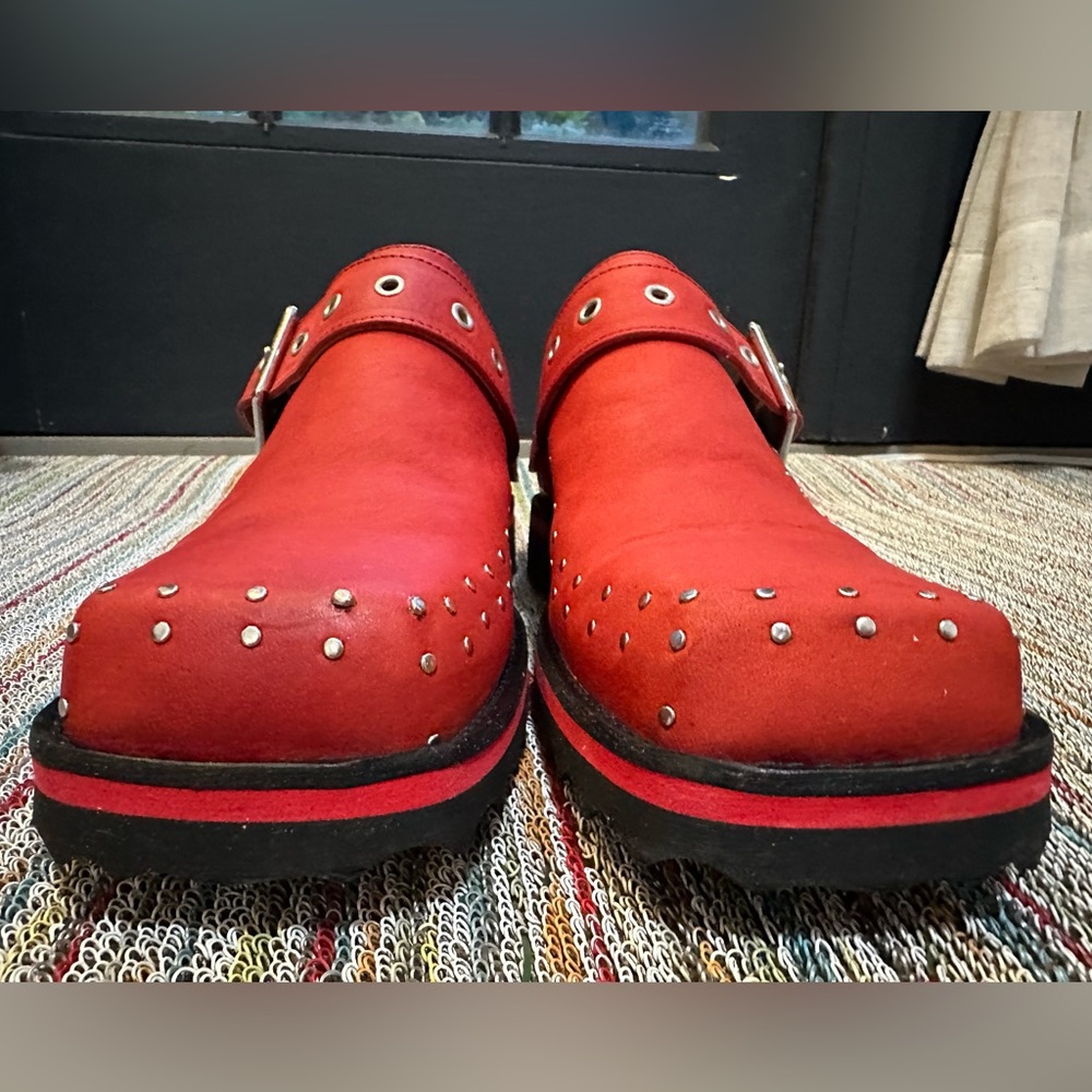 Fluevog NEARLY NEW Carlton MK1 Foyt slip-on red studded shoe M7/W9 (fits 8/10) - Picture 5 of 16